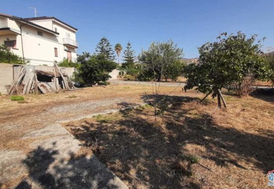 casa indipendente con terreno