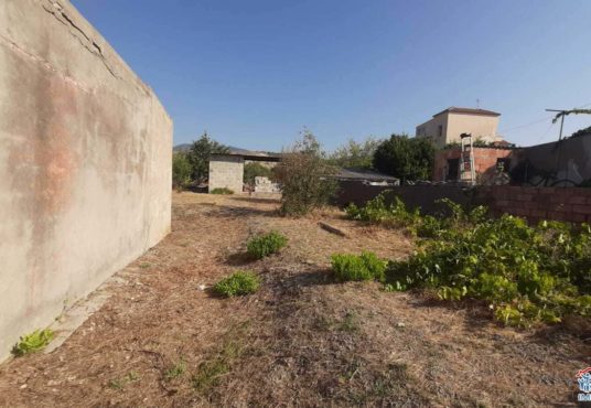 casa indipendente con terreno