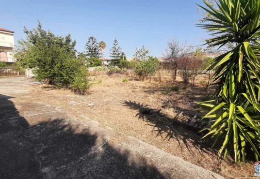 casa indipendente con terreno